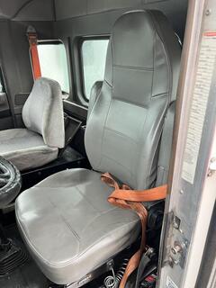 2012 KENWORTH T6 - Image 23