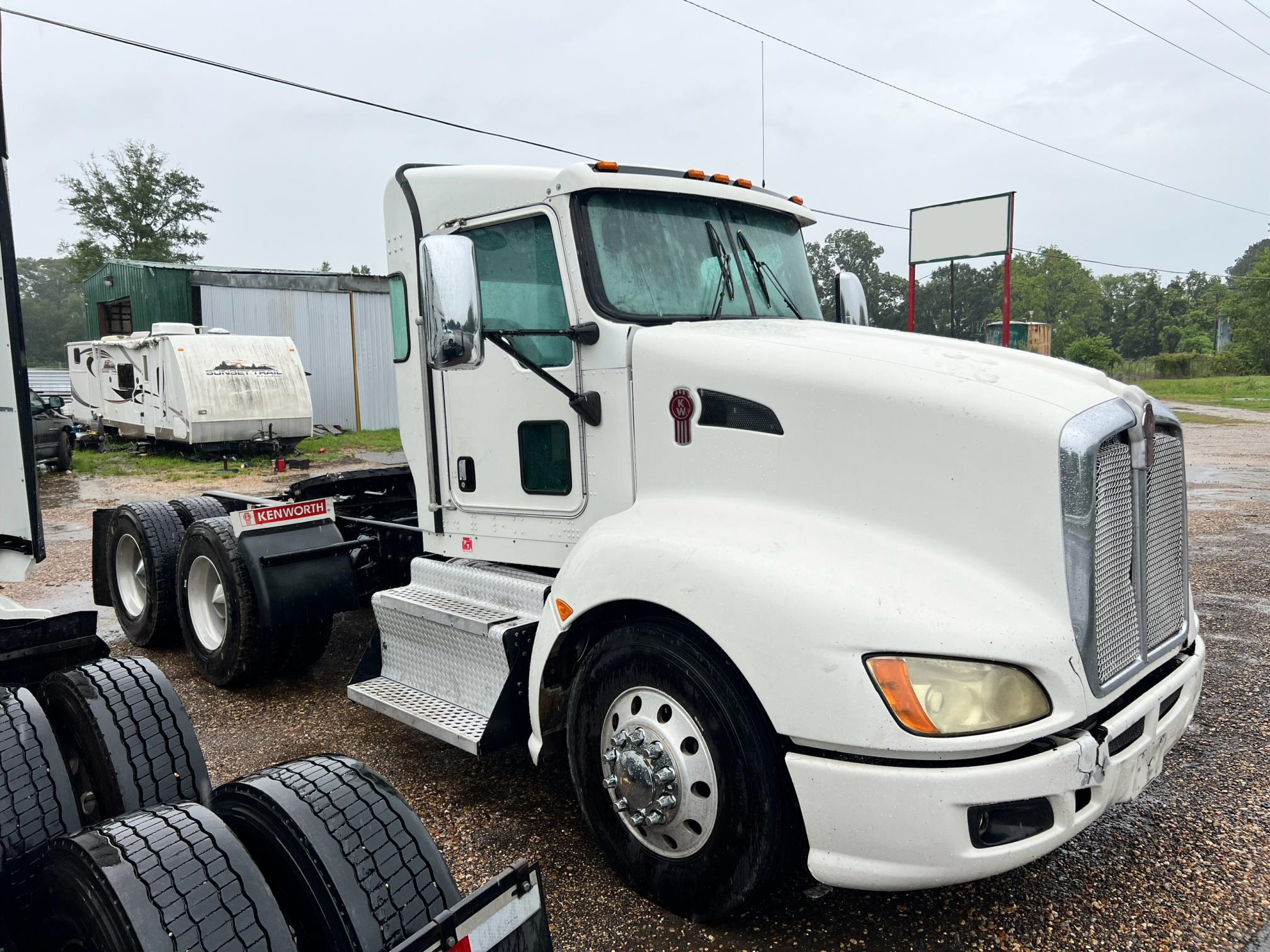 2012 KENWORTH T6 - Image 4