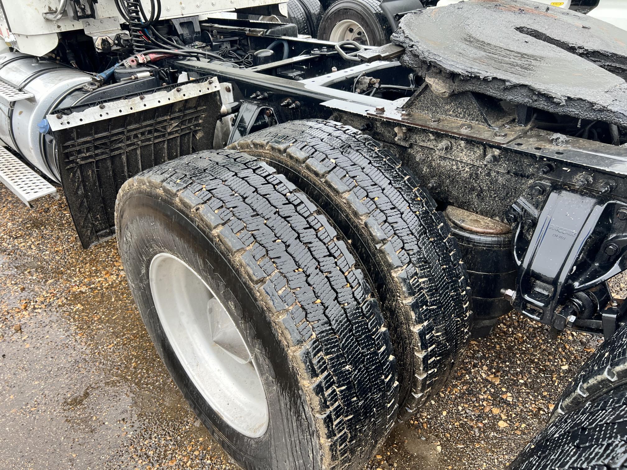 2012 KENWORTH T6 - Image 11