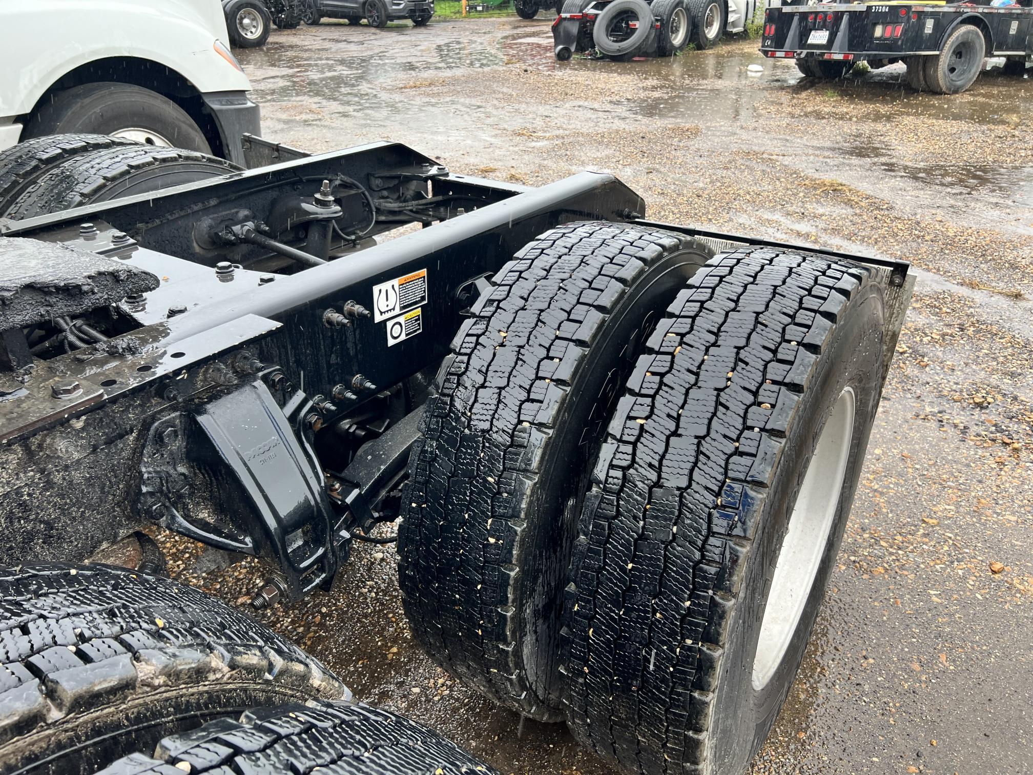 2012 KENWORTH T6 - Image 12