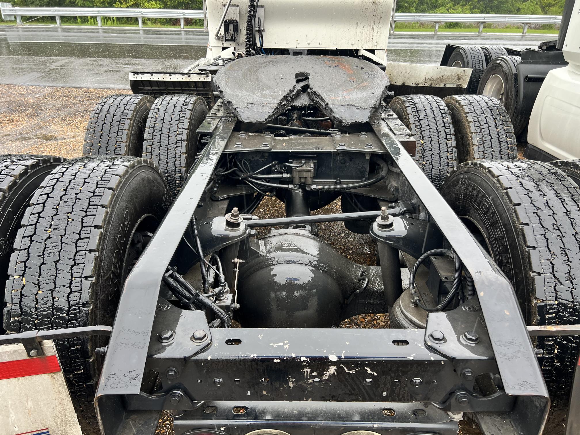 2012 KENWORTH T6 - Image 13