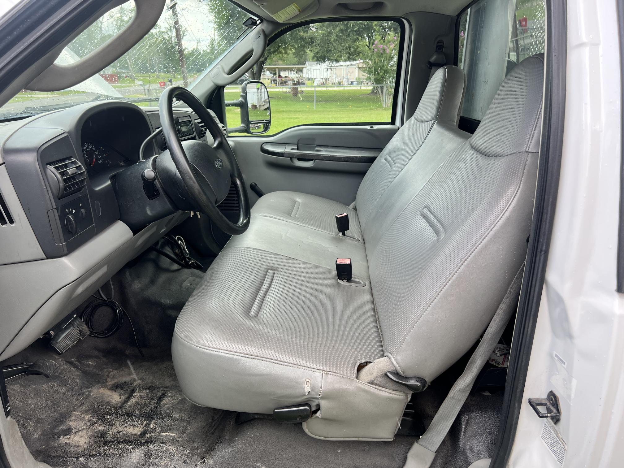 2005 FORD F450 - view 11 of 26