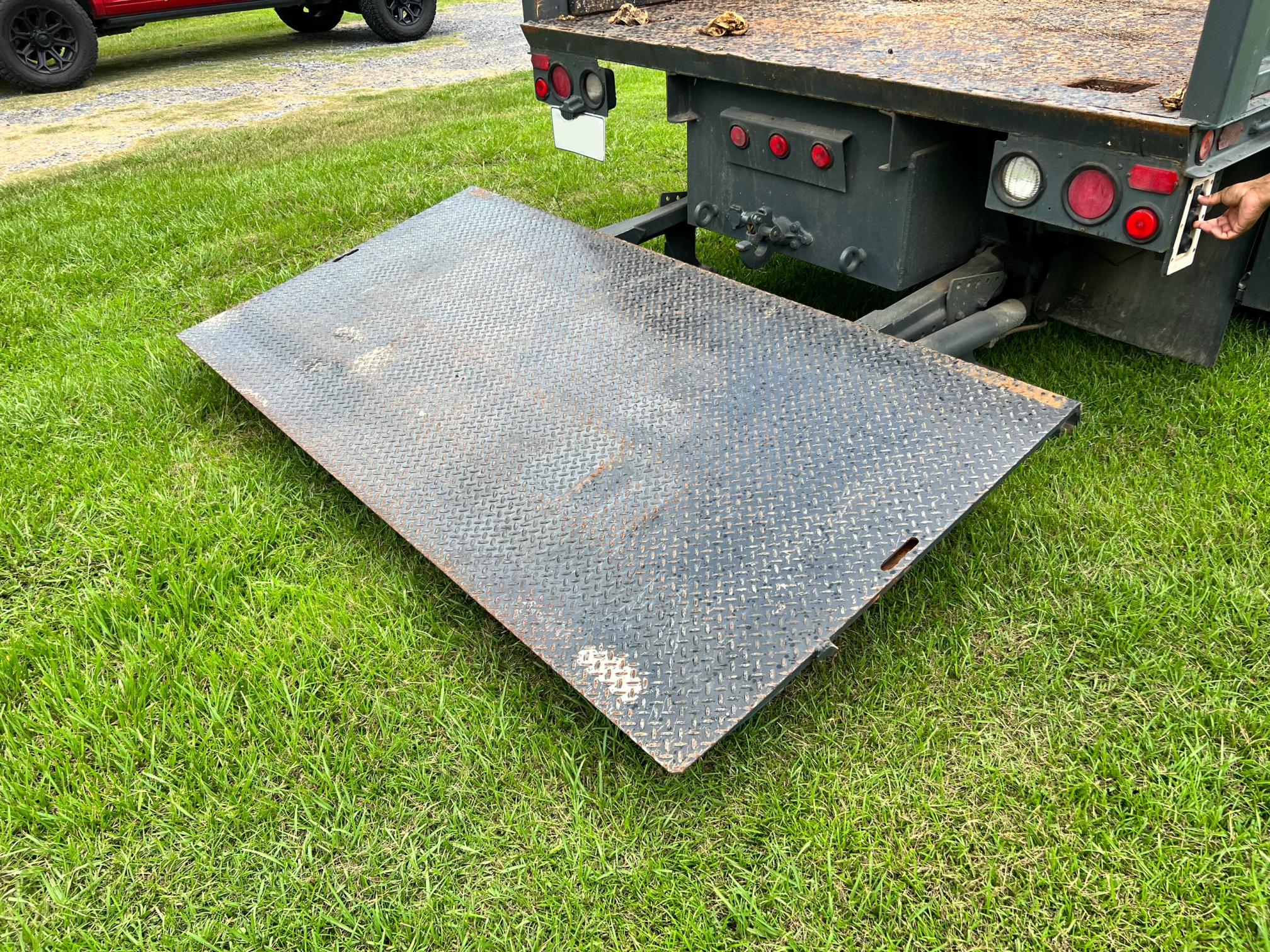 2005 FORD F450 - view 19 of 26