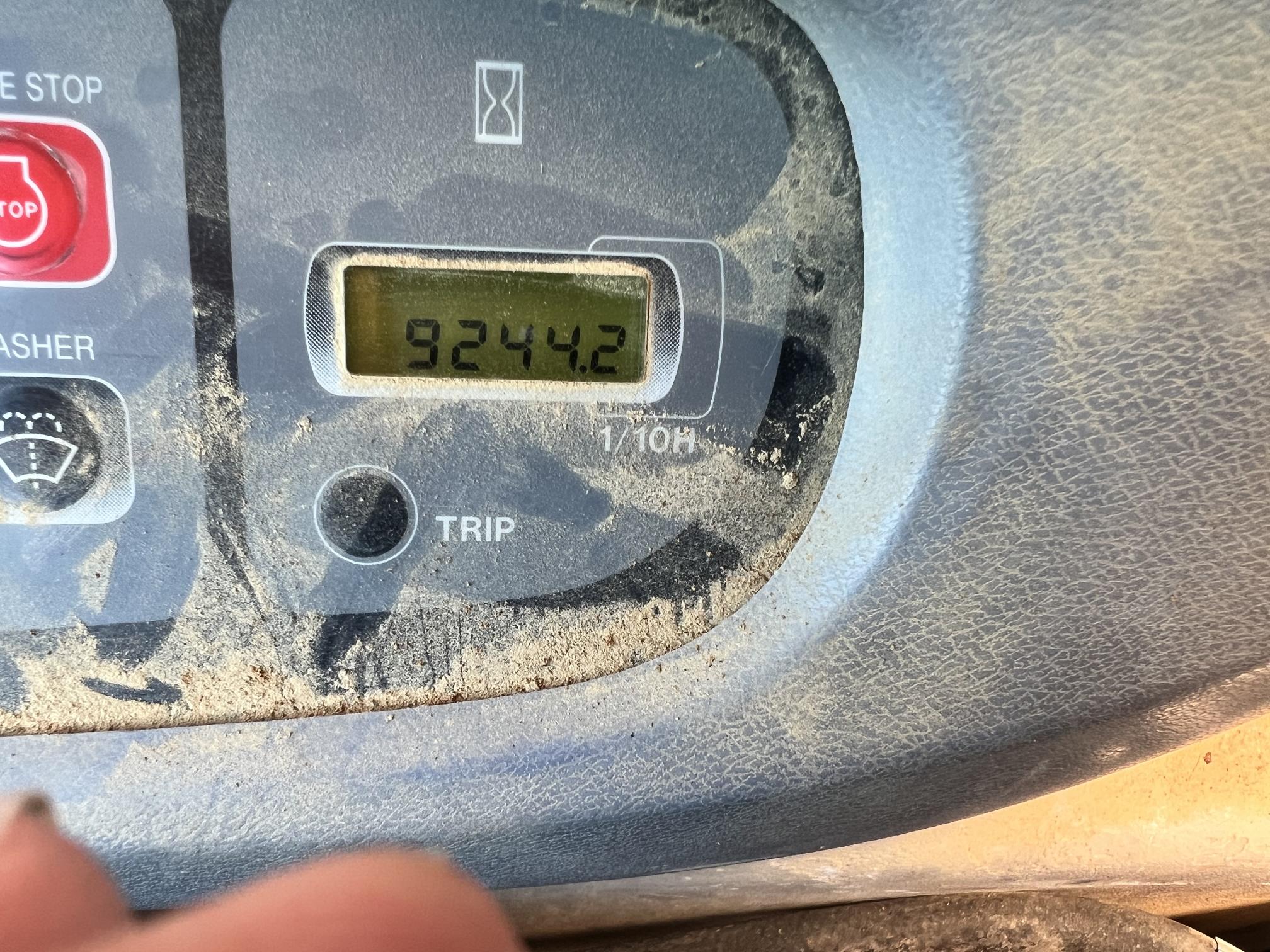 2003 CASE CX240 - Image 30