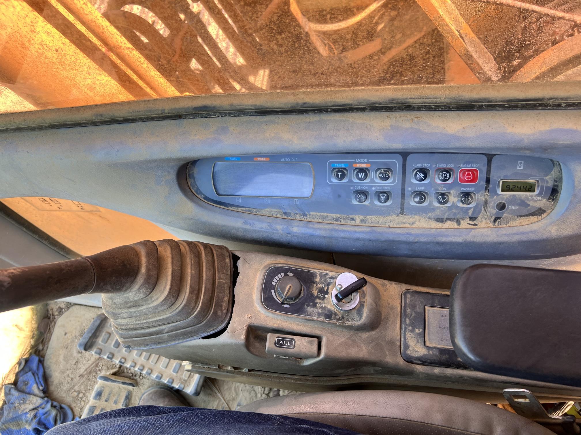 2003 CASE CX240 - Image 29