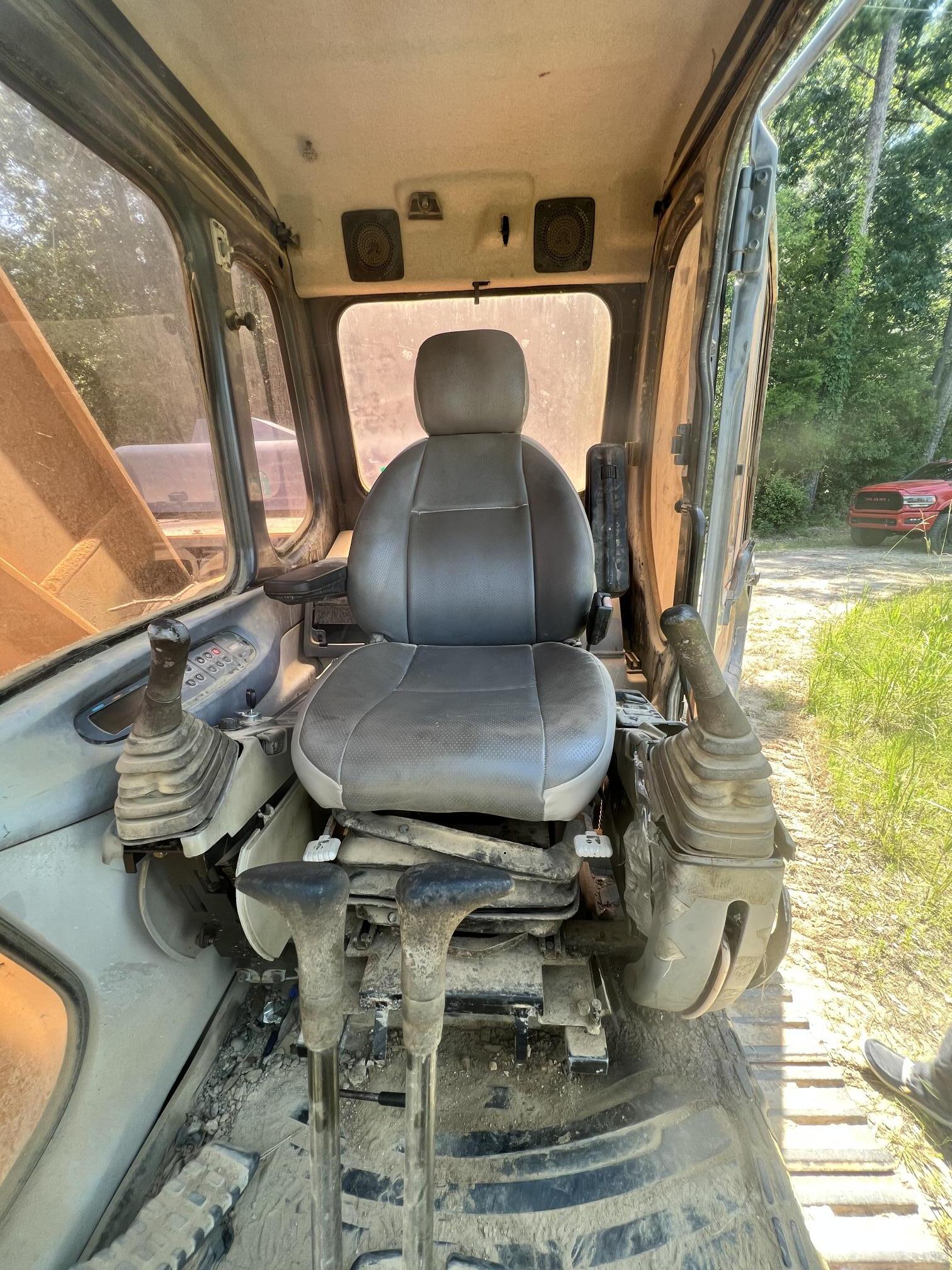 2003 CASE CX240 - Image 26