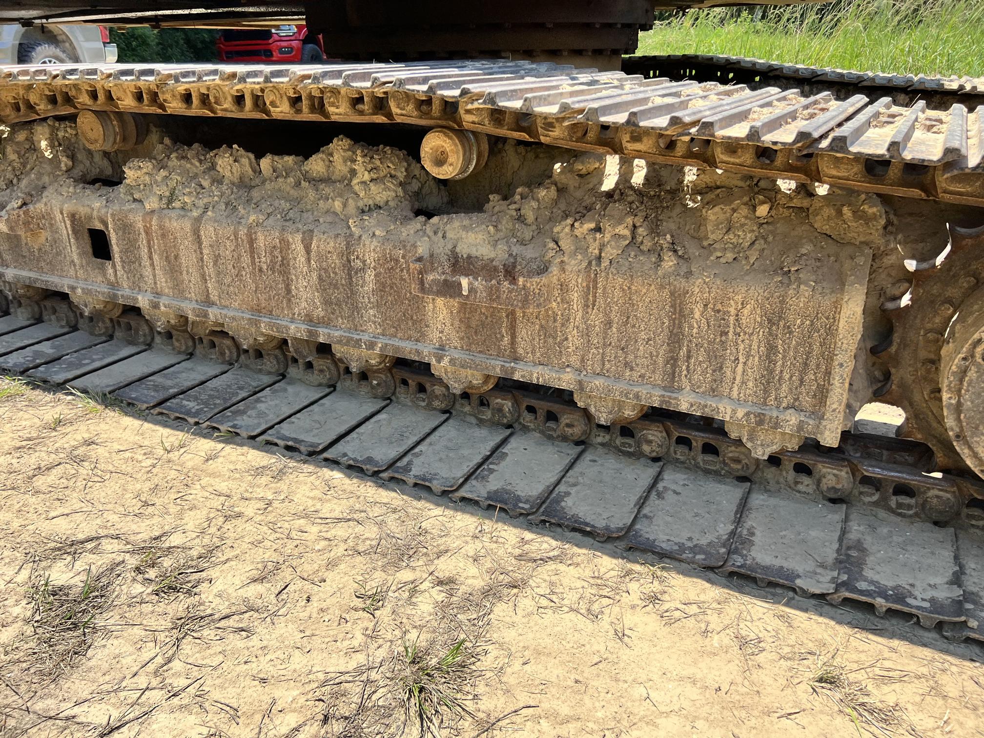 2003 CASE CX240 - Image 16