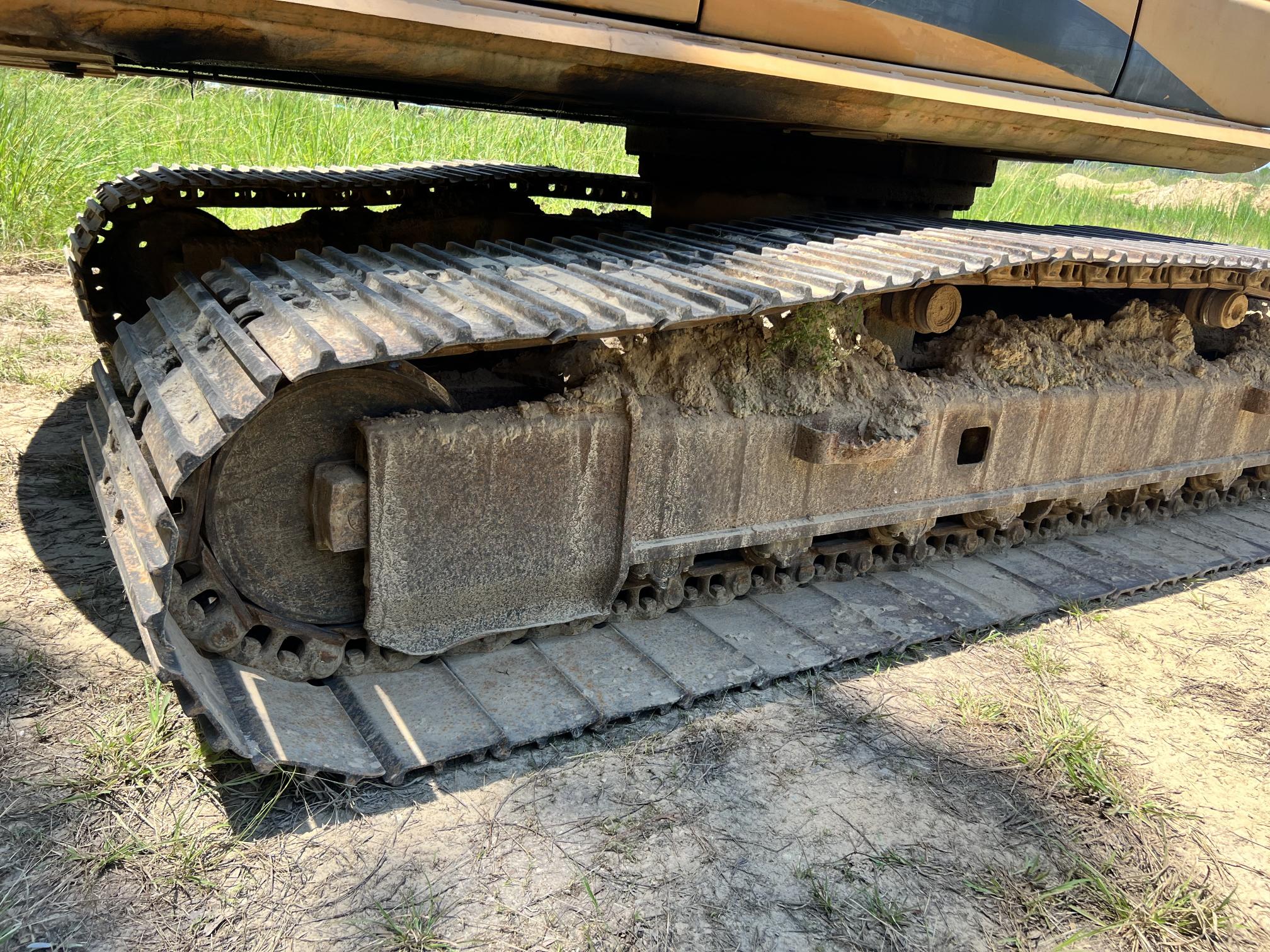 2003 CASE CX240 - Image 17