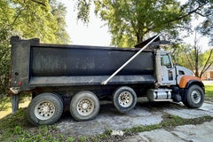 2007 MACK CV713 - Image 2