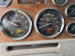 2008 PETERBILT 365 - Image 28