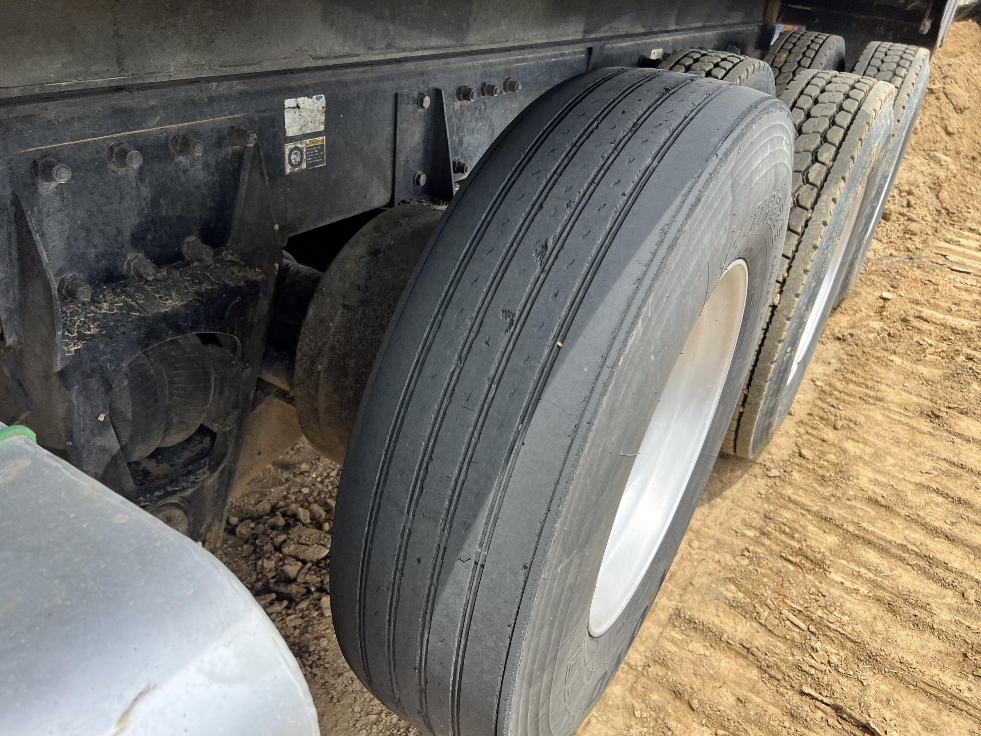 2008 PETERBILT 365 - Image 16