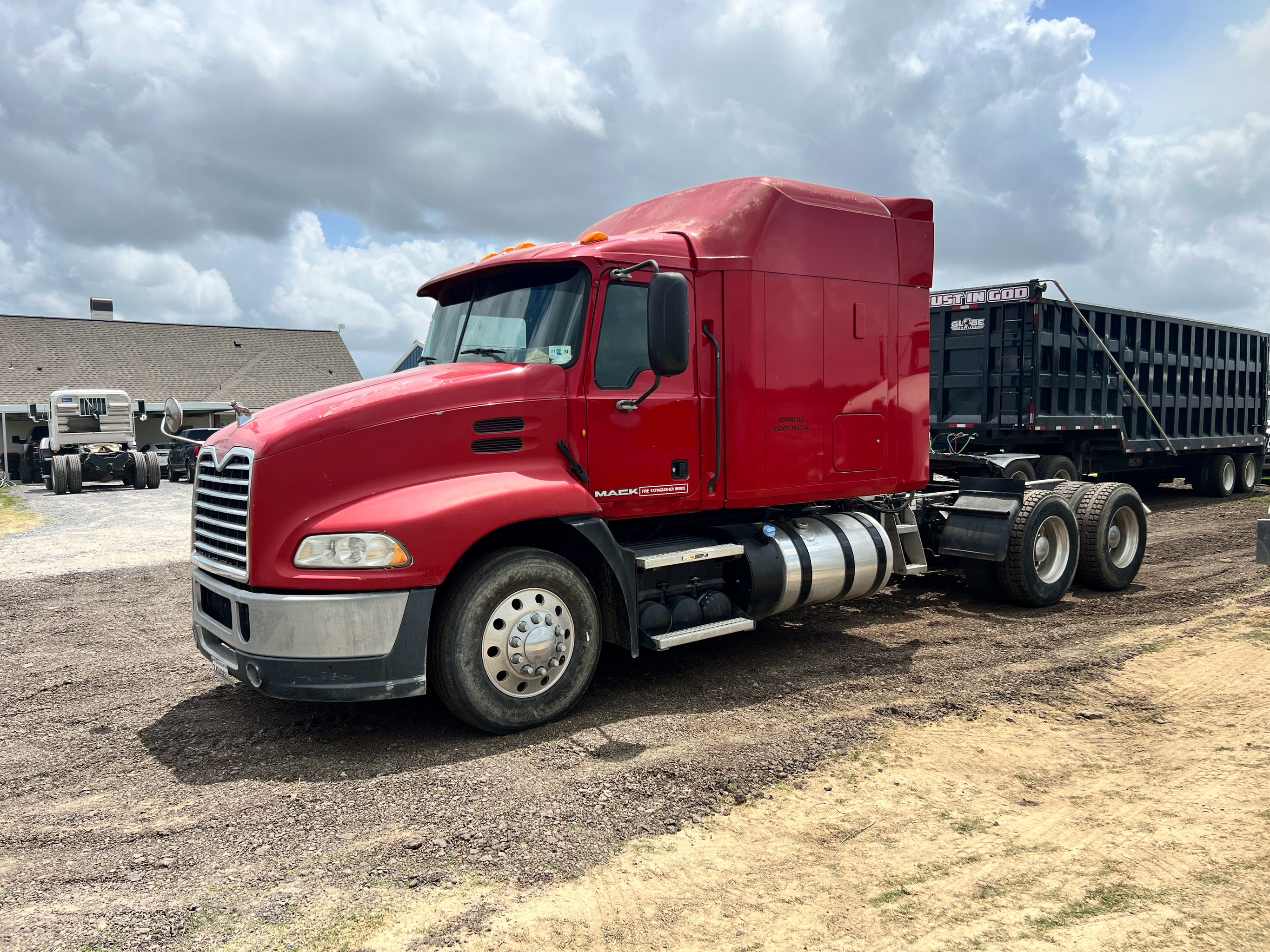 2012 MACK CXU613 - view 2 of 37