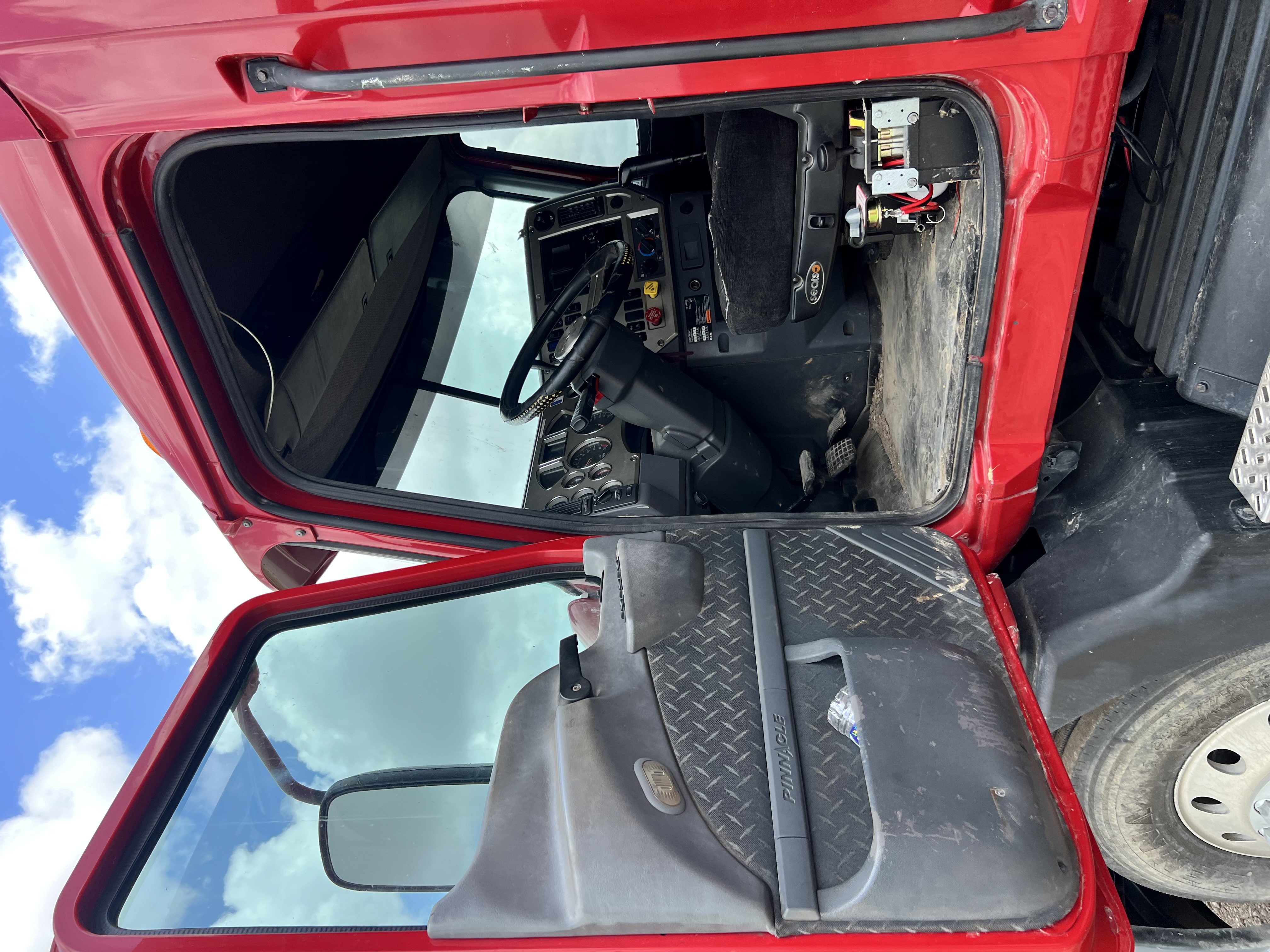 2012 MACK CXU613 - Image 13