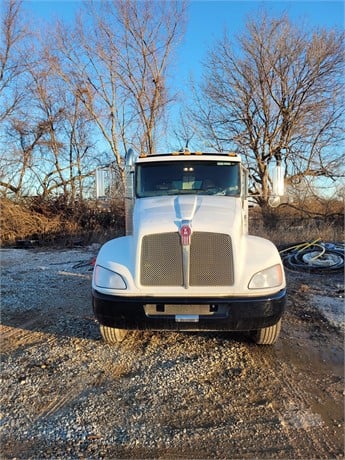 2022 KENWORTH T270 - view 2 of 7