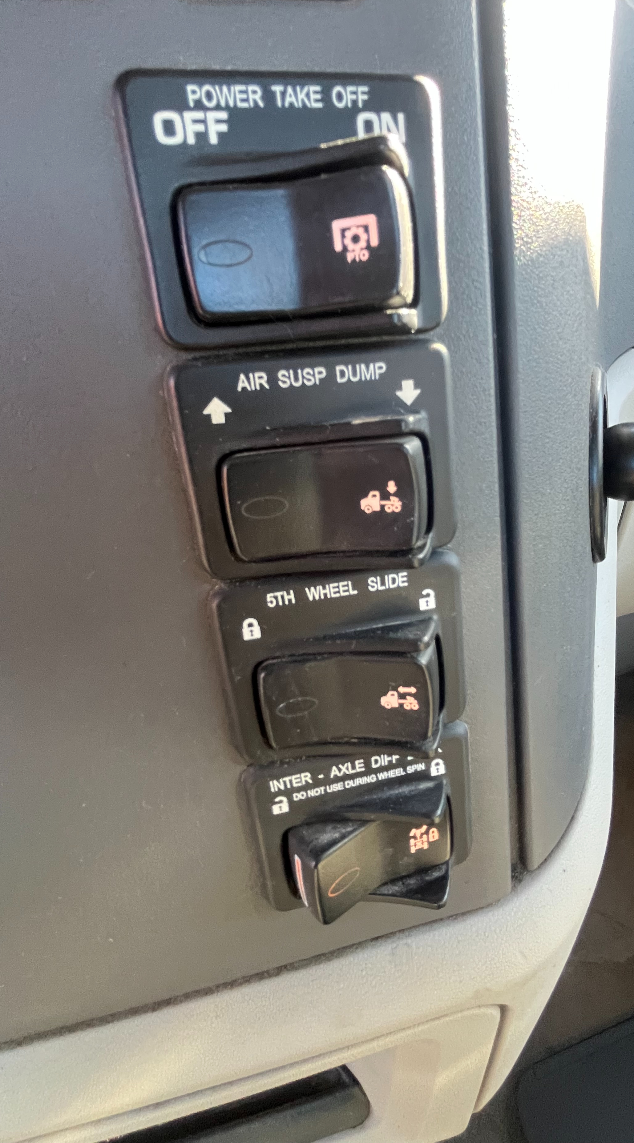 2019 PETERBILT 579 - view 18 of 31