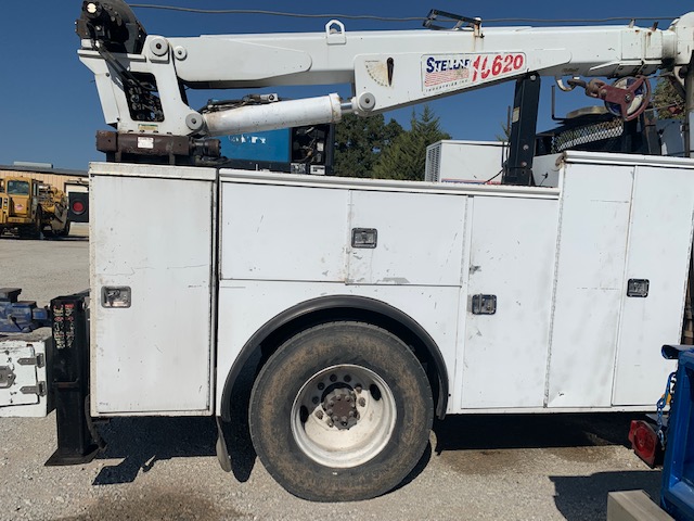 2006 FORD F-750 - Image 3