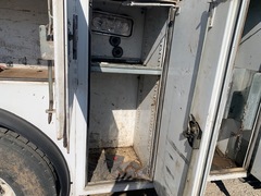 2006 FORD F-750 - Image 9