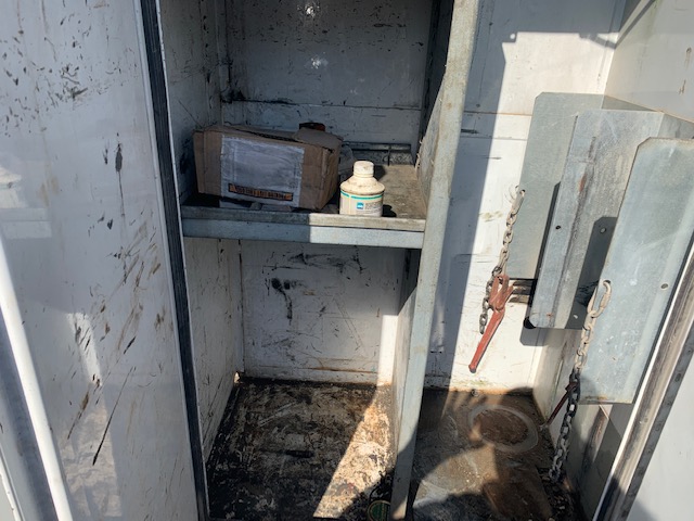 2006 FORD F-750 - Image 11