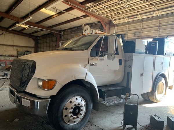 2006 FORD F-750