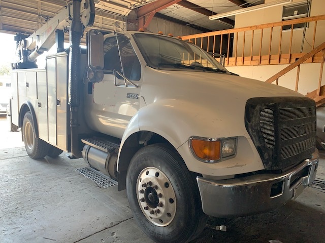 2006 FORD F-750 - Image 3