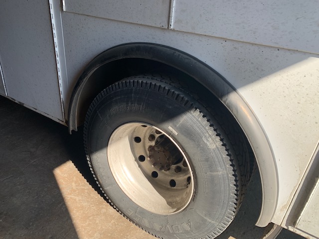 2006 FORD F-750 - Image 24