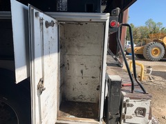 2006 FORD F-750 - Image 27