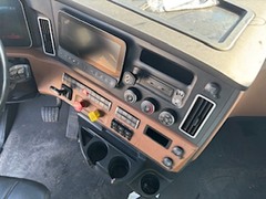 2023 FREIGHTLINER - Image 21