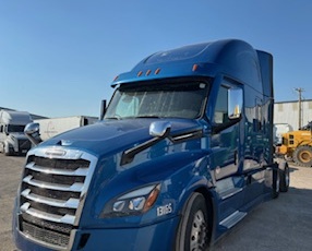 2023 FREIGHTLINER - view 2 of 27