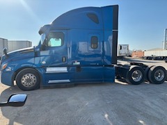 2023 FREIGHTLINER - Image 3