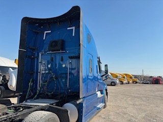 2023 FREIGHTLINER - view 6 of 27