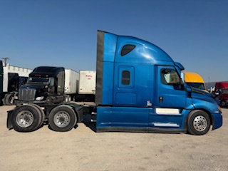 2023 FREIGHTLINER - view 7 of 27