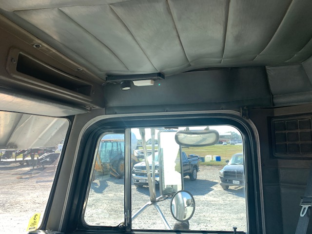 1989 PETERBILT 379 - Image 27