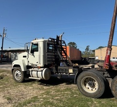 2010 MACK Pinnacle CHU 613 - Image 3