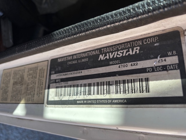 2000 INTERNATIONAL 4700 - Image 9