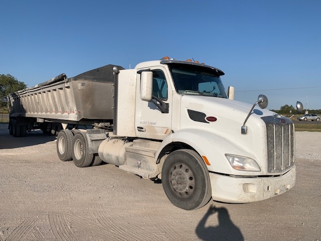 2019 PETERBILT 579 - view 2 of 19