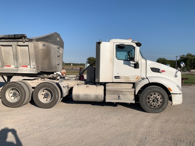 2019 PETERBILT 579 - Image 3