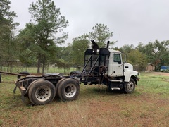 2010 MACK CHU613 - Image 3