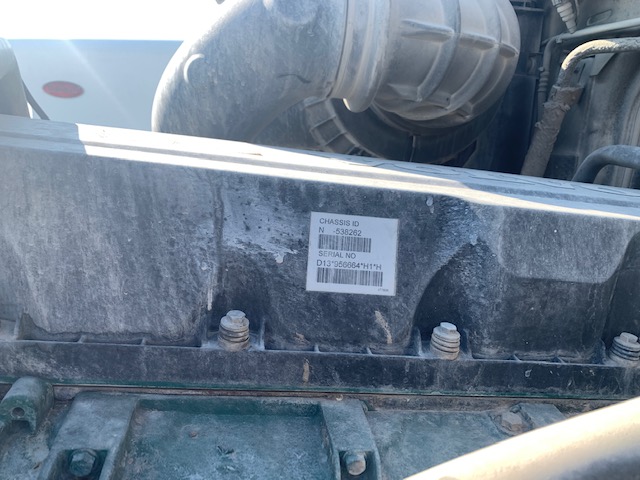 2011 VOLVO VNL - Image 10