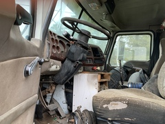 2004 MACK CHU613 - Image 3