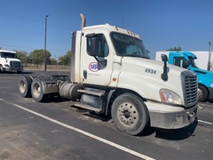 2017 FREIGHTLINER FLT - Image 2