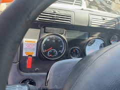 2017 FREIGHTLINER FLT - Image 8