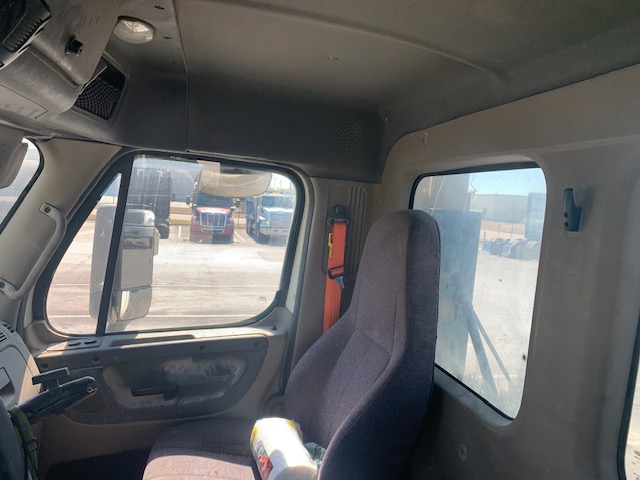 2017 FREIGHTLINER FLT - view 18 of 20
