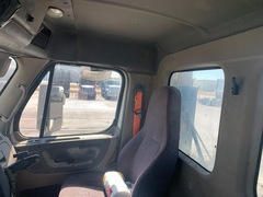 2017 FREIGHTLINER FLT - Image 18
