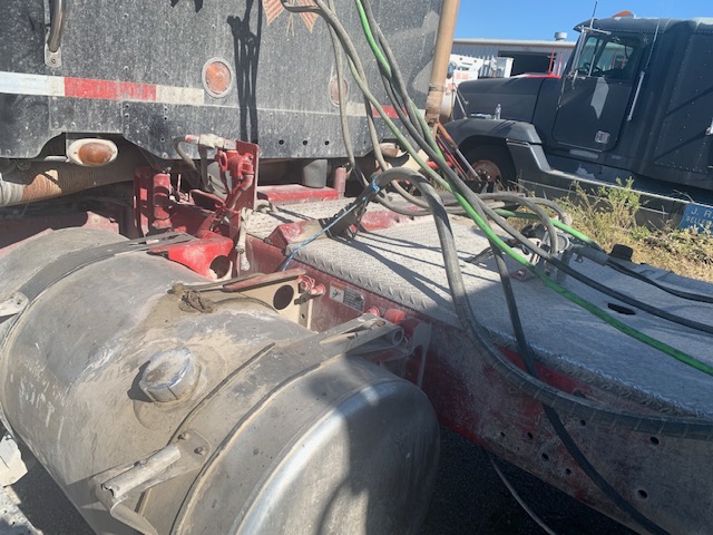 2011 FREIGHTLINER Coronado SD - view 9 of 30