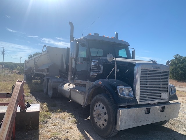 2011 FREIGHTLINER Coronado SD - view 6 of 30