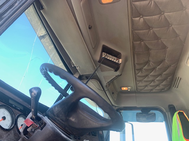 2011 FREIGHTLINER Coronado SD - view 17 of 30