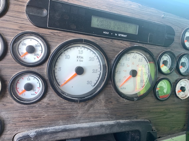 2011 FREIGHTLINER Coronado SD - view 19 of 30