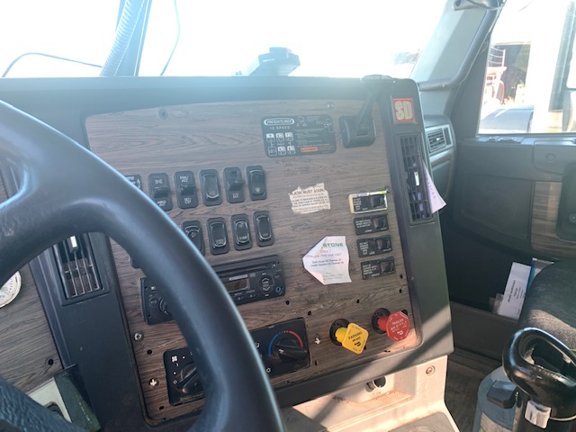 2011 FREIGHTLINER Coronado SD - view 20 of 30