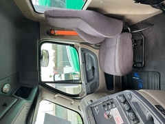 2018 FREIGHTLINER Cascadia - Image 13