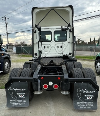 2018 FREIGHTLINER Cascadia - Image 3